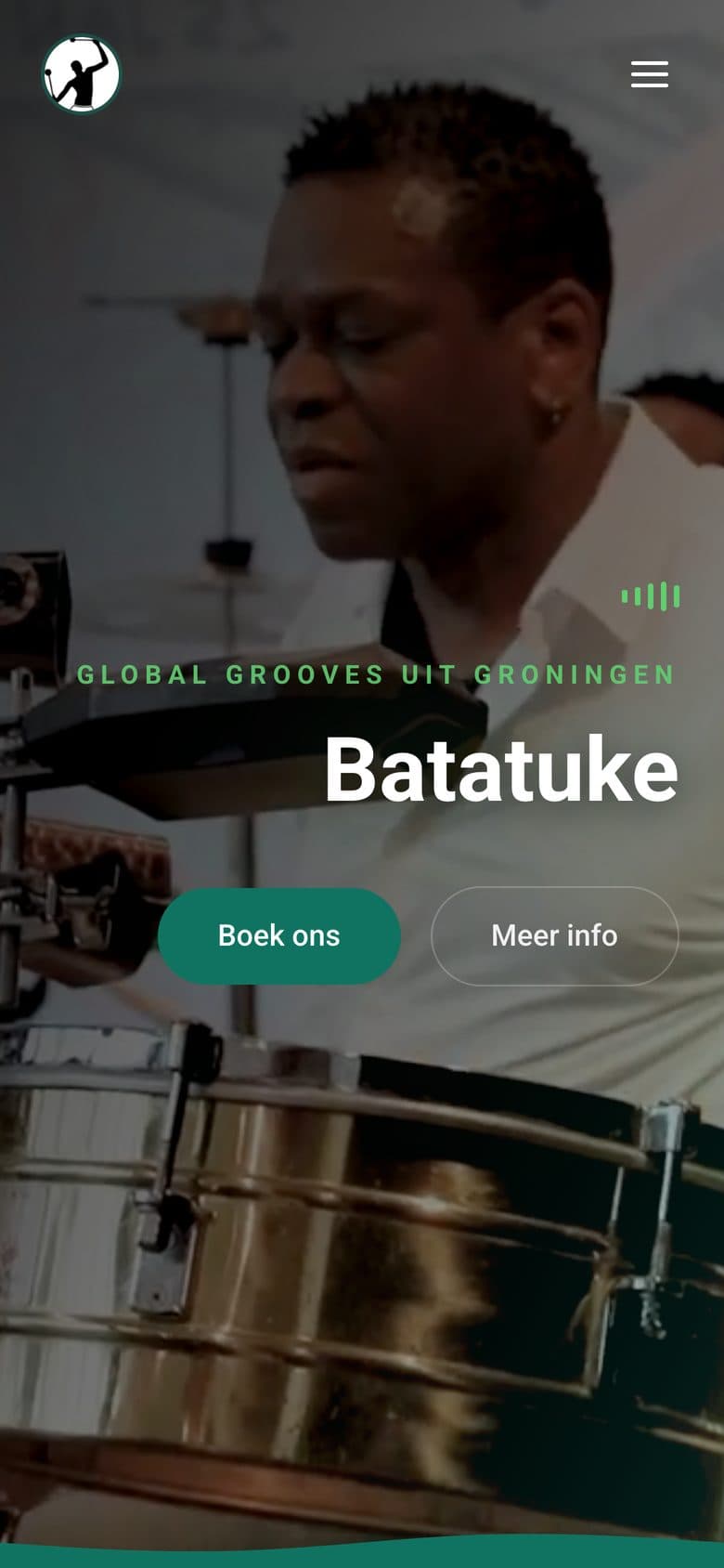 Batatuke on a phone